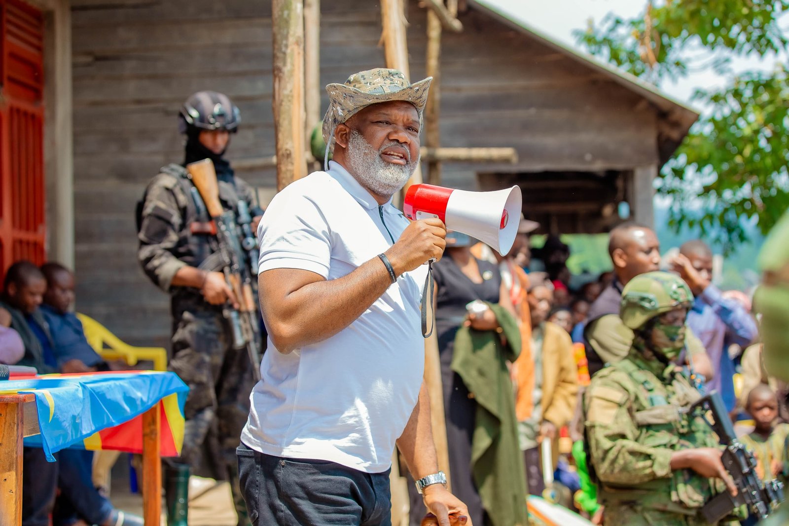 Nord-Kivu : devant la population de Rugari, dans le territoire de Rutshuru, Corneille Nangaa déclare : « Fini la guerre, place au développement. »