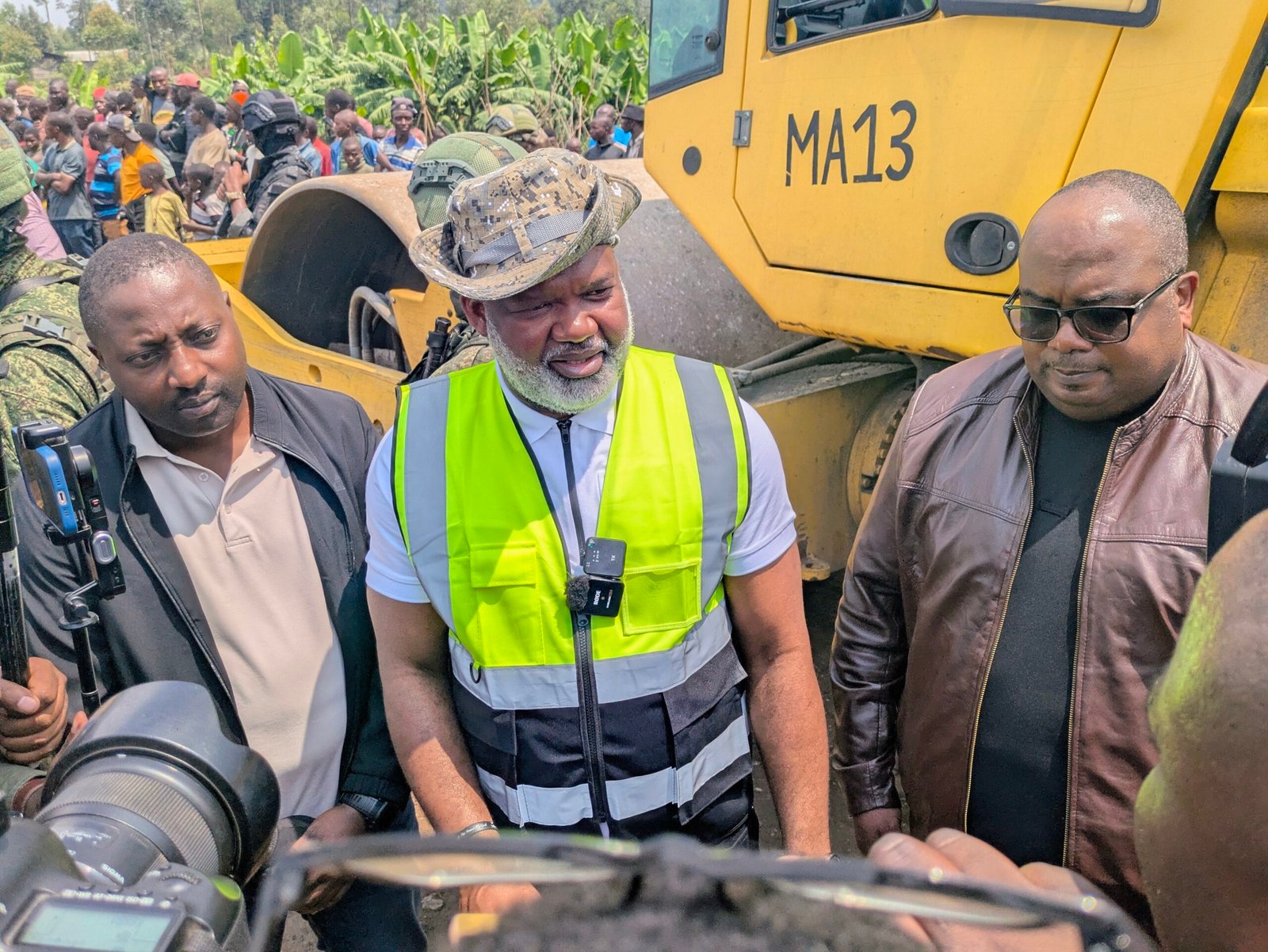 Rutshuru : Corneille Nangaa supervise les travaux de réhabilitation de la route Goma–Rutshuru