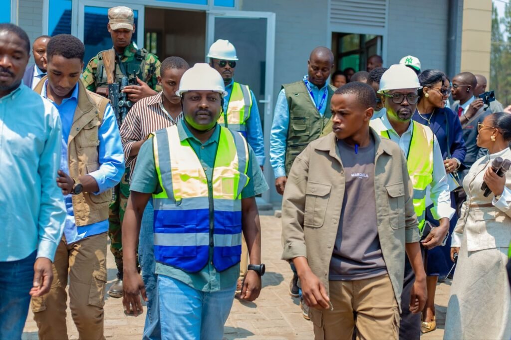 Goma : après le lancement des travaux routiers, Bahati Musanga sensibilise la population sur Ebola 4 img 20260818 wa04306234274704236740074
