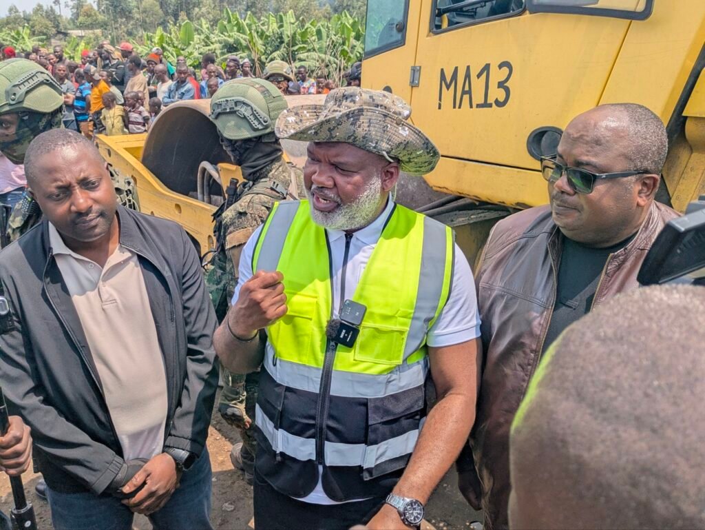 Rutshuru : Corneille Nangaa supervise les travaux de réhabilitation de la route Goma–Rutshuru 3 pxl 20260807 1053597502279907596662967414