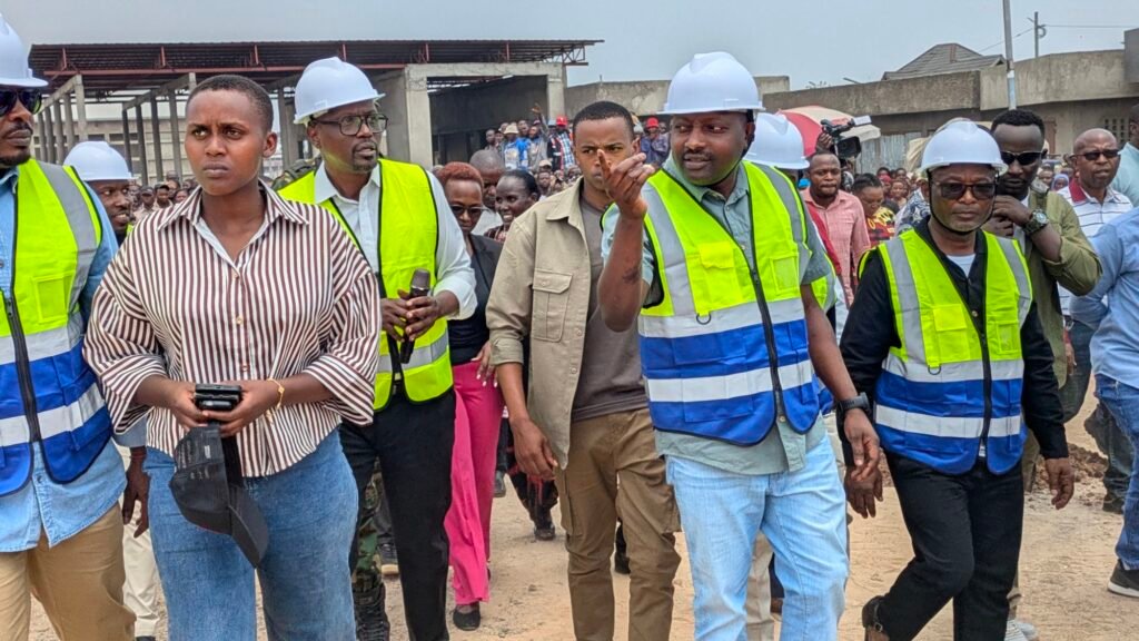 Goma : Bahati Musanga lance les travaux de réhabilitation de la route du rond-point Rutshuru à la Petite Barrière 5 pxl 20260818 1024087706584425609609592585