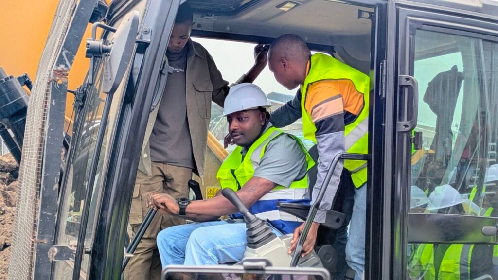 Goma : Bahati Musanga lance les travaux de réhabilitation de la route du rond-point Rutshuru à la Petite Barrière 3 pxl 20260818 1026400935165888348181540864