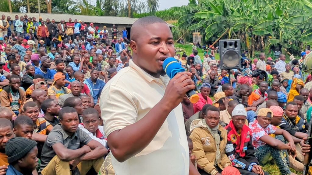 MASISI : SIMWERAY BANYENE JONAS ACCUEILLI PAR LES NOTABLES ET LA POPULATION À KABAYA LORS DE SA MISSION DE MOBILISATION 2 pxl 20260928 1123309557E41252529606350061883
